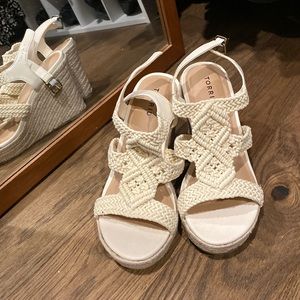 TORRID IVORY CROCHETED PLATFORM WEDGE (WW)